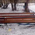 Тевосяна, 17 - установлены новые скамейки возле подъездов дома