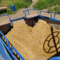 🚚Завезли песок для детских песочниц!! Сегодня произвели завоз песка на детские площадки- в песочницы 145 микрорайона! Речным песком там же подсыпали качели и горки