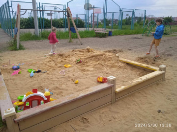 Начинается завоз песка для детских песочниц