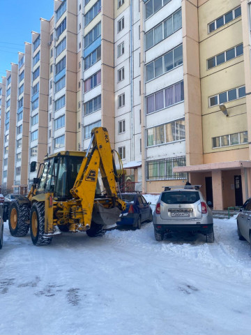 Завершили уборку снега в 145 микрорайоне